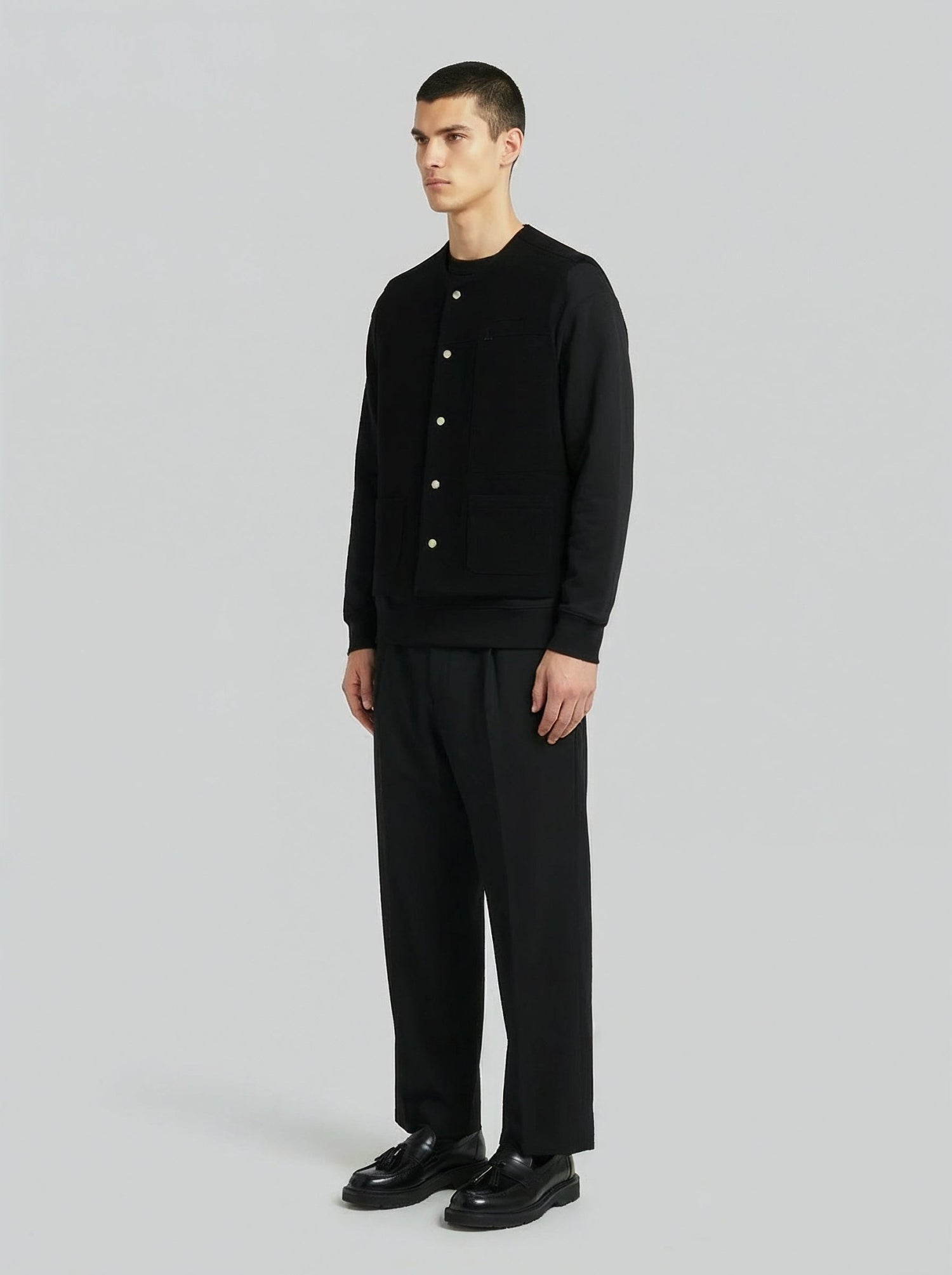 LA VESTE SANS MANCHES NOIR EN LAINE