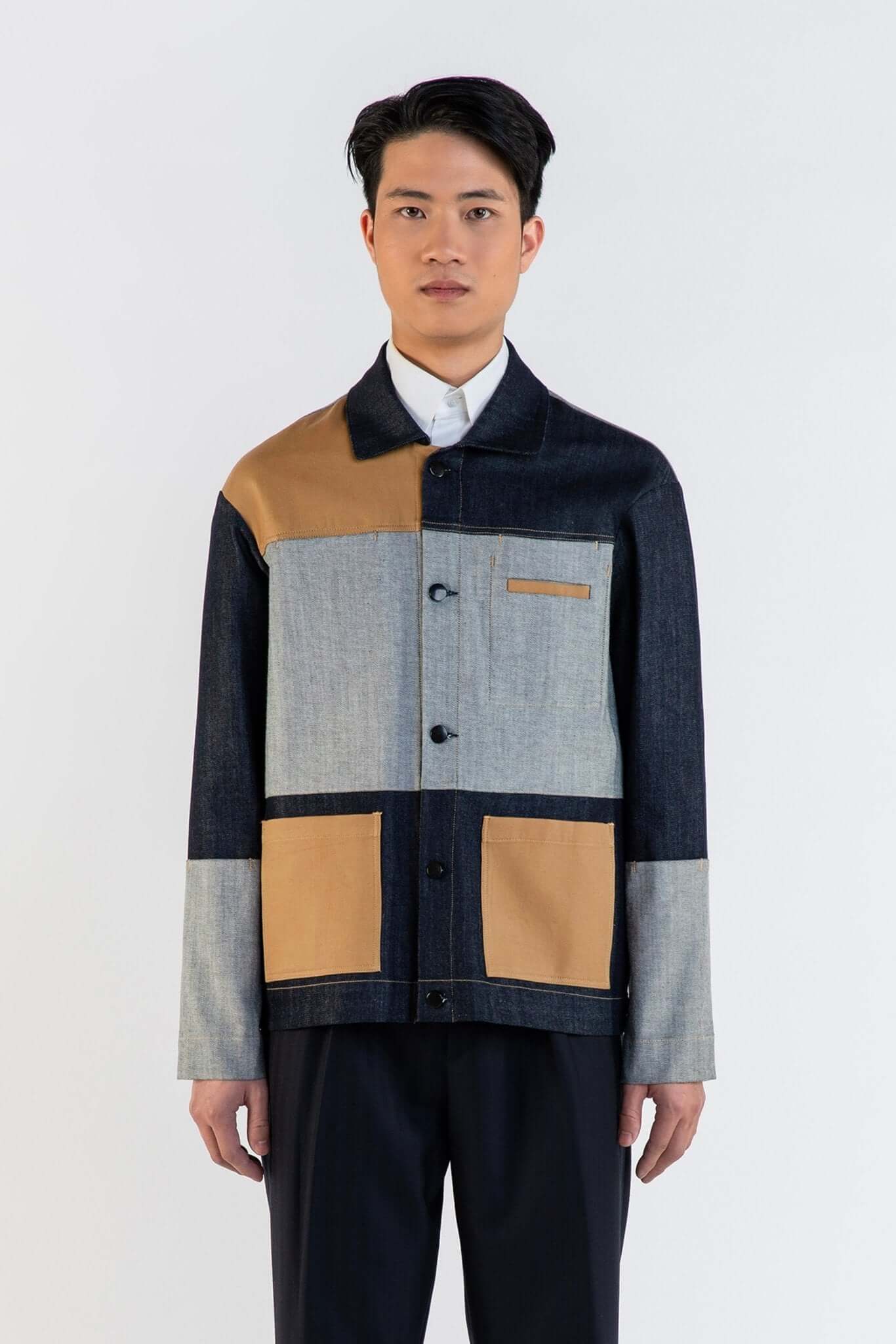 LA VESTE WORKER EN COTON avec patchworks artistiques, mélange de textures et élégance discrète.